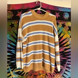 oversized sweater from american eagle. size medium. only worn 2-3 times.